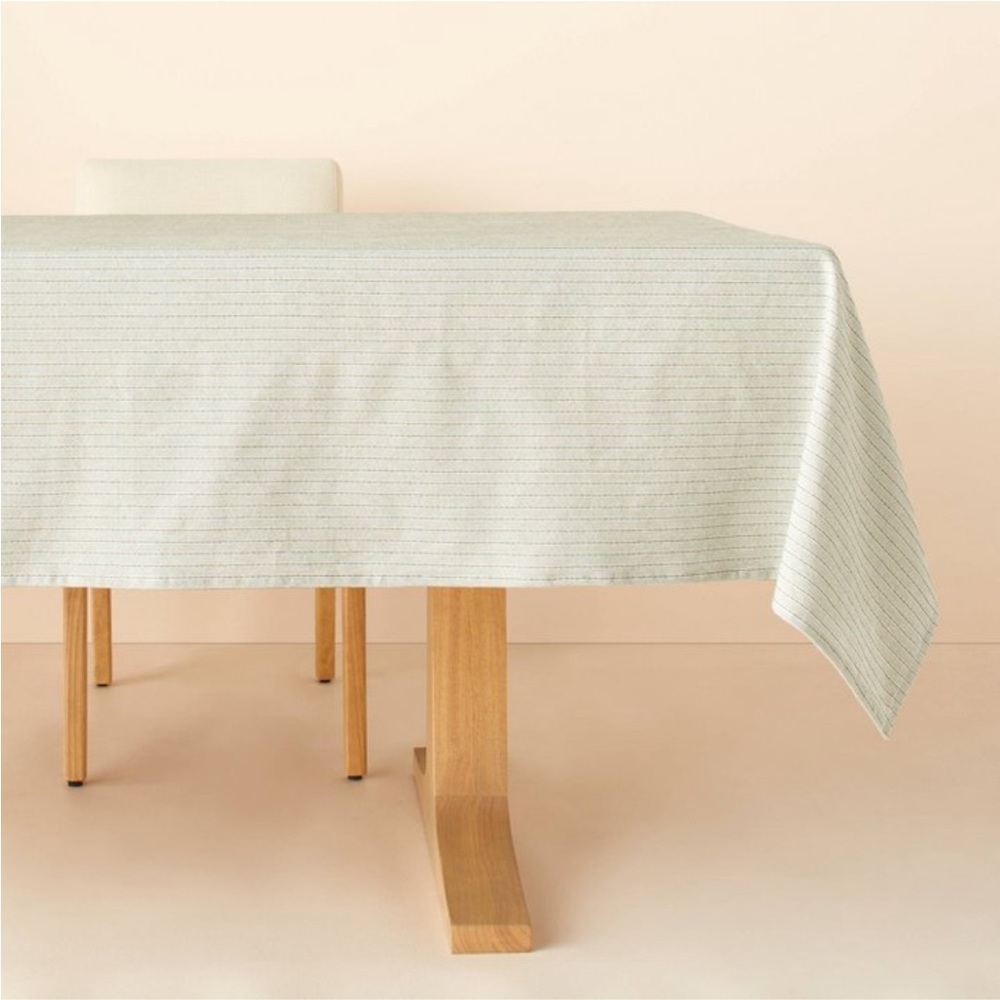NWT 60"×84" Textured Stripe Rectangular
Woven‎ Tablecloth - Hearth & Hand